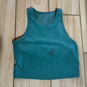 Vuori built in bra crop